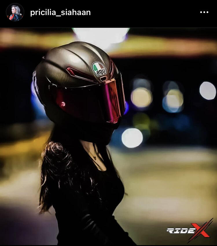 Fenomena Tenteng Helm