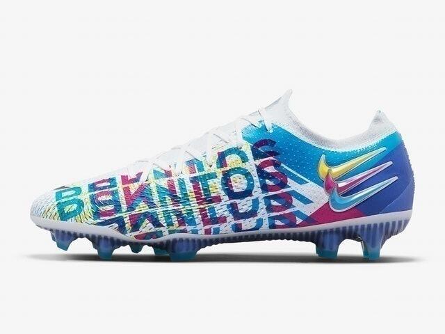 10 Rekomendasi Sepatu Bola Nike Terbaik