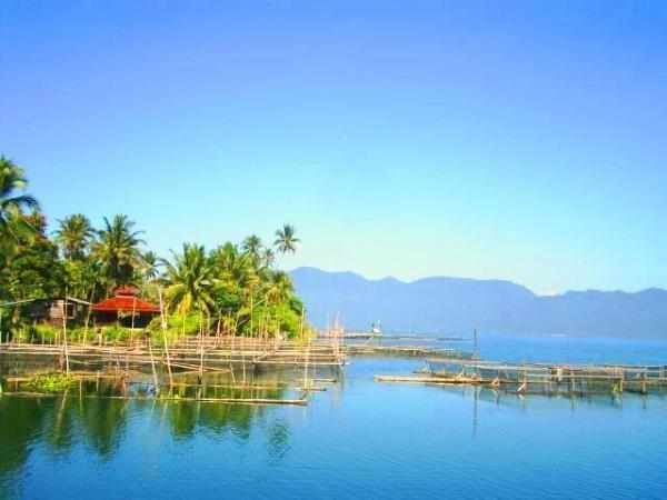 Lake+Maninjau_l.jpg