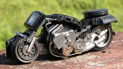 Motorcycles-made-from-old-watches-13.jpg