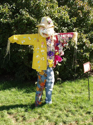 funny_scarecrows_09.jpg