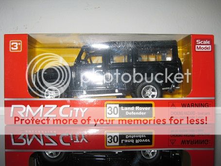 RMZCity32-LandRoverDefender-Black.jpg