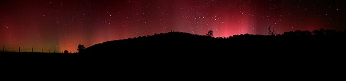 700px-Aurora_australis_panorama.jpg