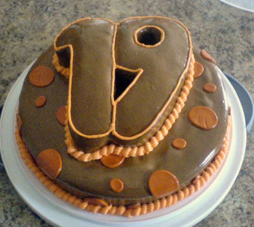 Chocolate+fondant+19th+birthday+cake.JPG