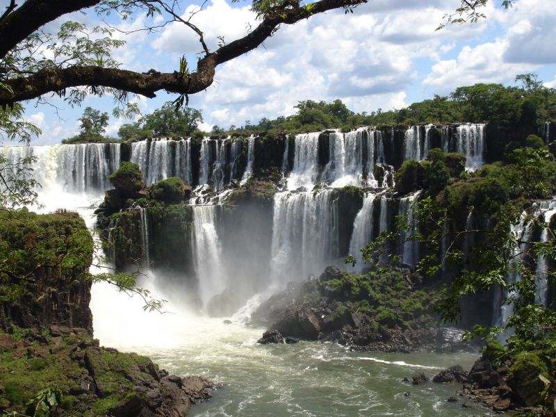 Iguazu_Waterfalls_III_by_Paulitta.jpg