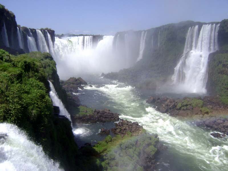 Iguazu_falls_2_by_mArIaMaRtA.jpg