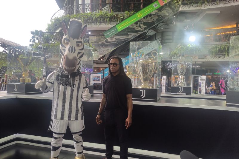Juventus & Edgar Davids temui fans sepak bola Indonesia di Jakarta
