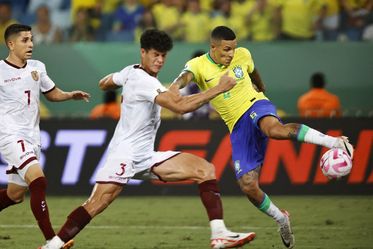 Brazil gagal ke puncak klasemen setelah ditahan imbang Venezuela 1-1
