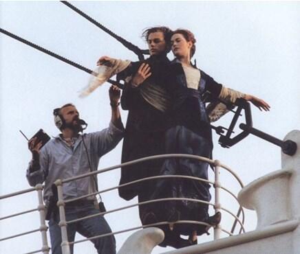 Akhirnya Bisa Tidur Nyenyak, 17 Potret Dibalik Layar Pembuatan Film Titanic!