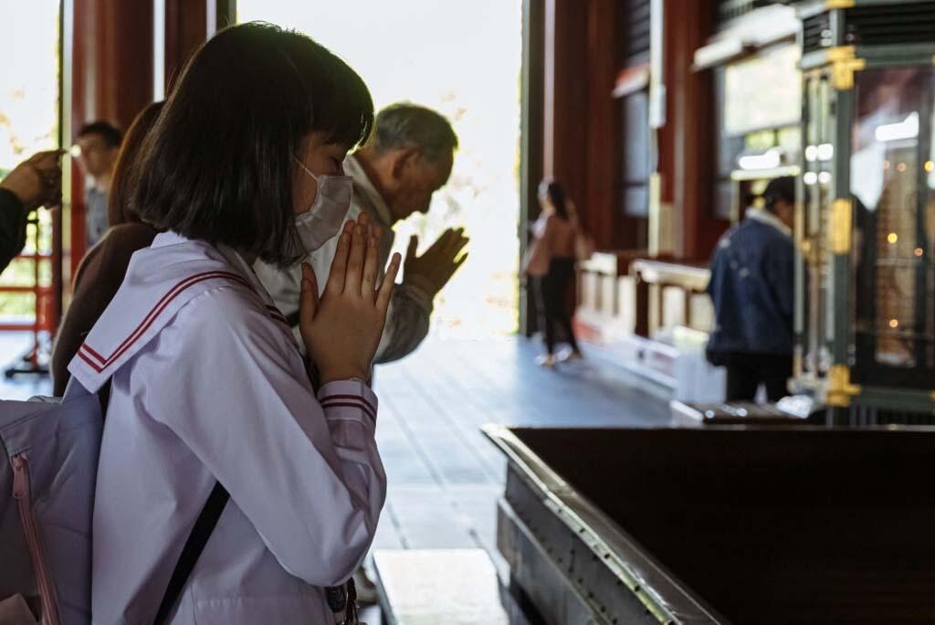 Penduduk Jepang Bicara Dengan Orang Meninggal