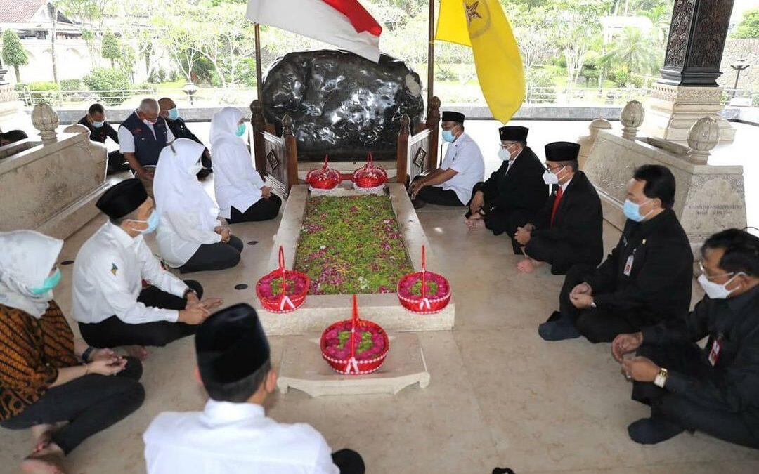 Melihat Makam 4 Mantan Presiden Indonesia